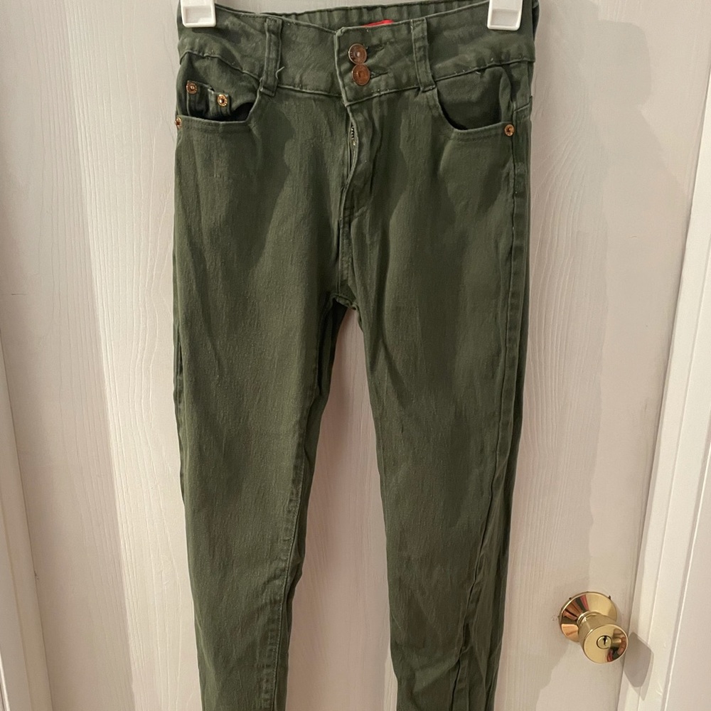 Butt lifting jeans